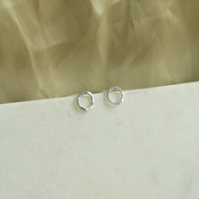Charger l'image dans la galerie, Boucles d'oreilles mini Véronica