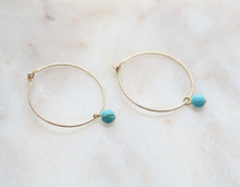 Charger l'image dans la galerie, Créoles Liza (Émeraude, Pierre de Lune, Turquoise...)