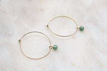 Charger l'image dans la galerie, Créoles Liza (Émeraude, Pierre de Lune, Turquoise...)