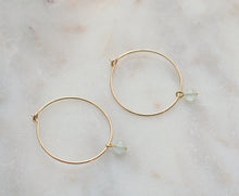 Charger l'image dans la galerie, Créoles Liza (Émeraude, Pierre de Lune, Turquoise...)