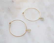 Charger l'image dans la galerie, Créoles Liza (Émeraude, Pierre de Lune, Turquoise...)