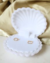 Charger l'image dans la galerie, Boîte cadeau coquillage blanc