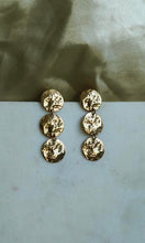 Load image into Gallery viewer, Boucles d&#39;oreilles Laure

