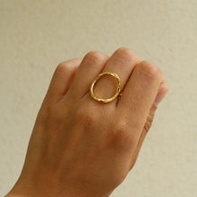 Load image into Gallery viewer, Bague Céleste creusée
