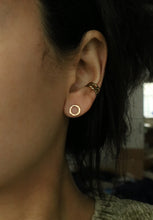 Load image into Gallery viewer, Boucles d&#39;oreilles mini Véronica

