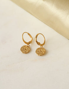 Découvrez les boucles d'oreilles Béré de la marque de bijoux parisienne Tan Tao. Des bijoux créés ou assemblés avec amour dans un atelier à Paris.